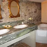 Château De Floure - Et Piscine Extérieure Chauffée Hébergement de vacances *