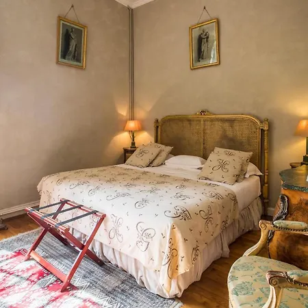 Chateau De 펜션 플루르