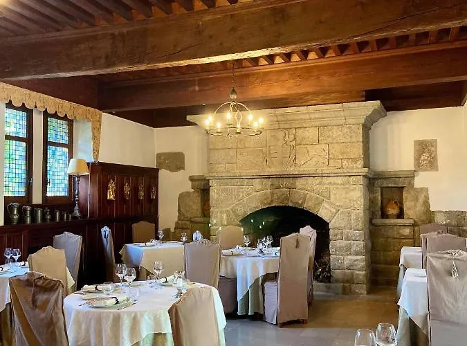 Chateau De Floure - Et Piscine Exterieure Chauffee Holiday home *