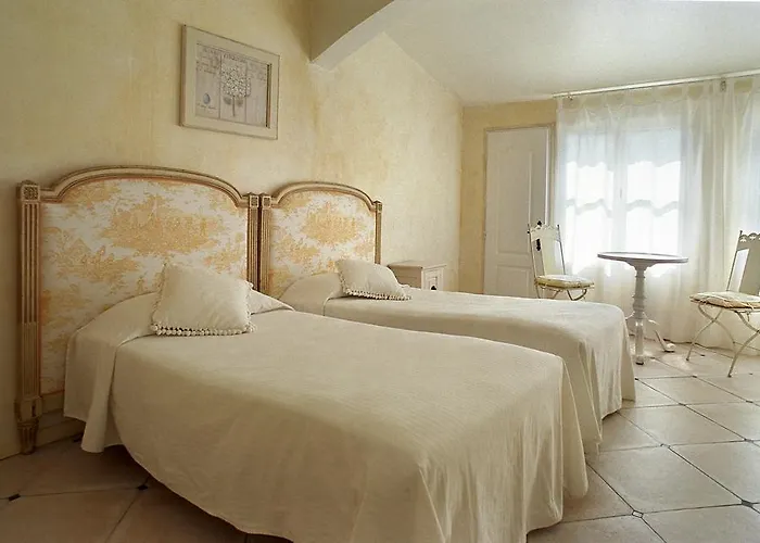 Chateau De Floure - Et Piscine Exterieure Chauffee 別荘