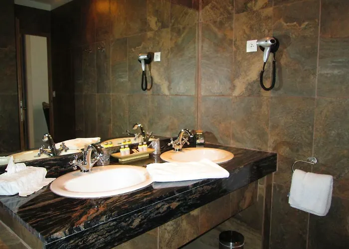 Chateau De Floure - Et Piscine Exterieure Chauffee *